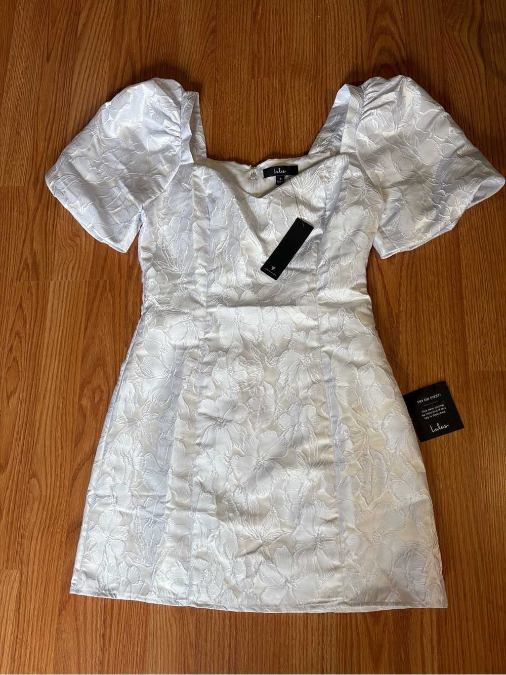 Lulu's " Beyond Amazing " White Floral Jacquard Puff-Sleeve Mini Dress NWT